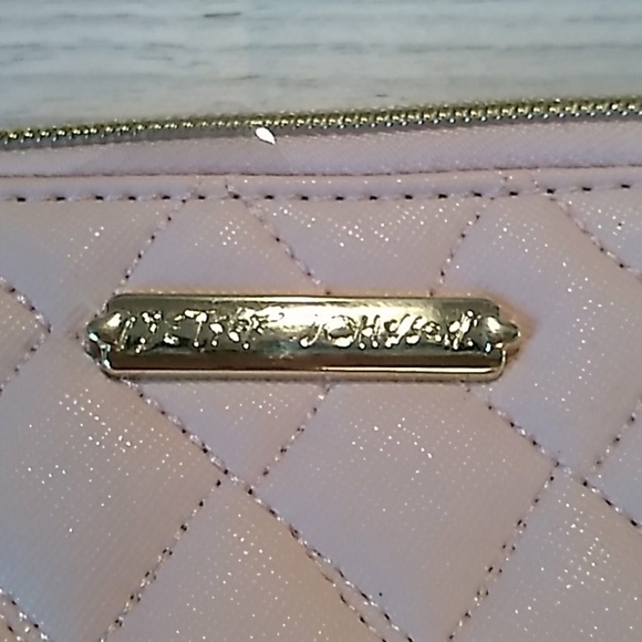 Betsy Johnson pink quilted wristlet wallet makeup - Picture 2 of 4